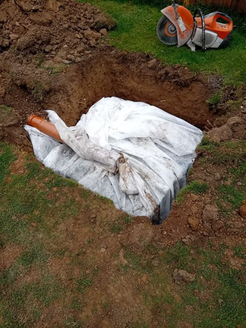 Garden soakaway lining